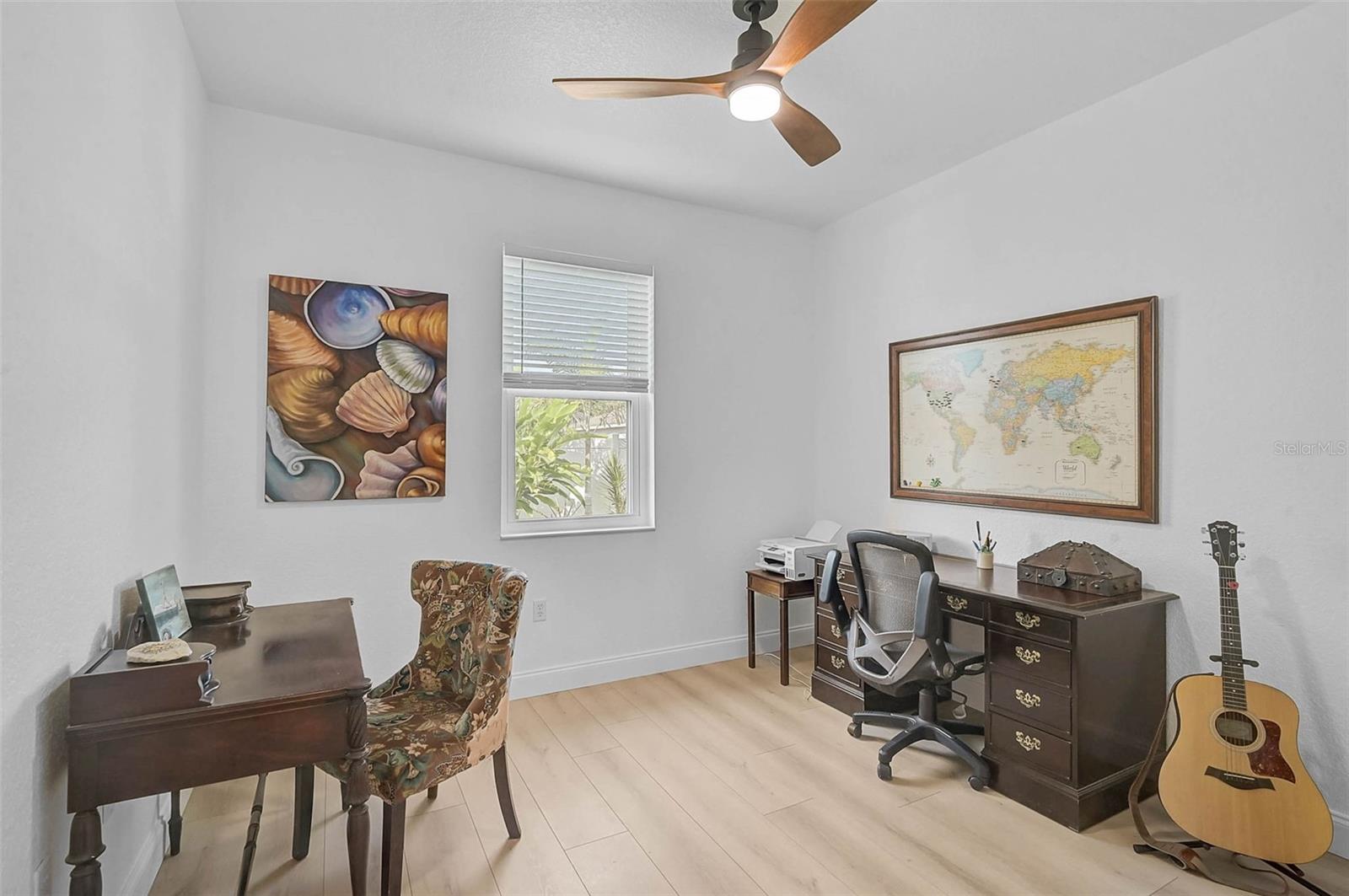 STERLING LAKE - Residential