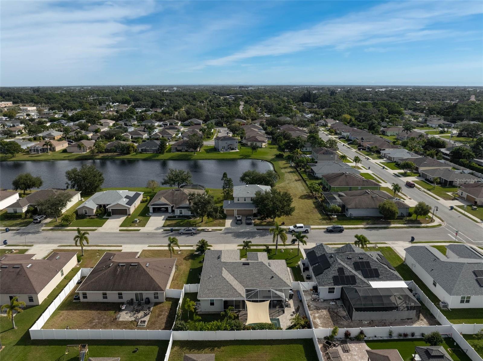 STERLING LAKE - Residential