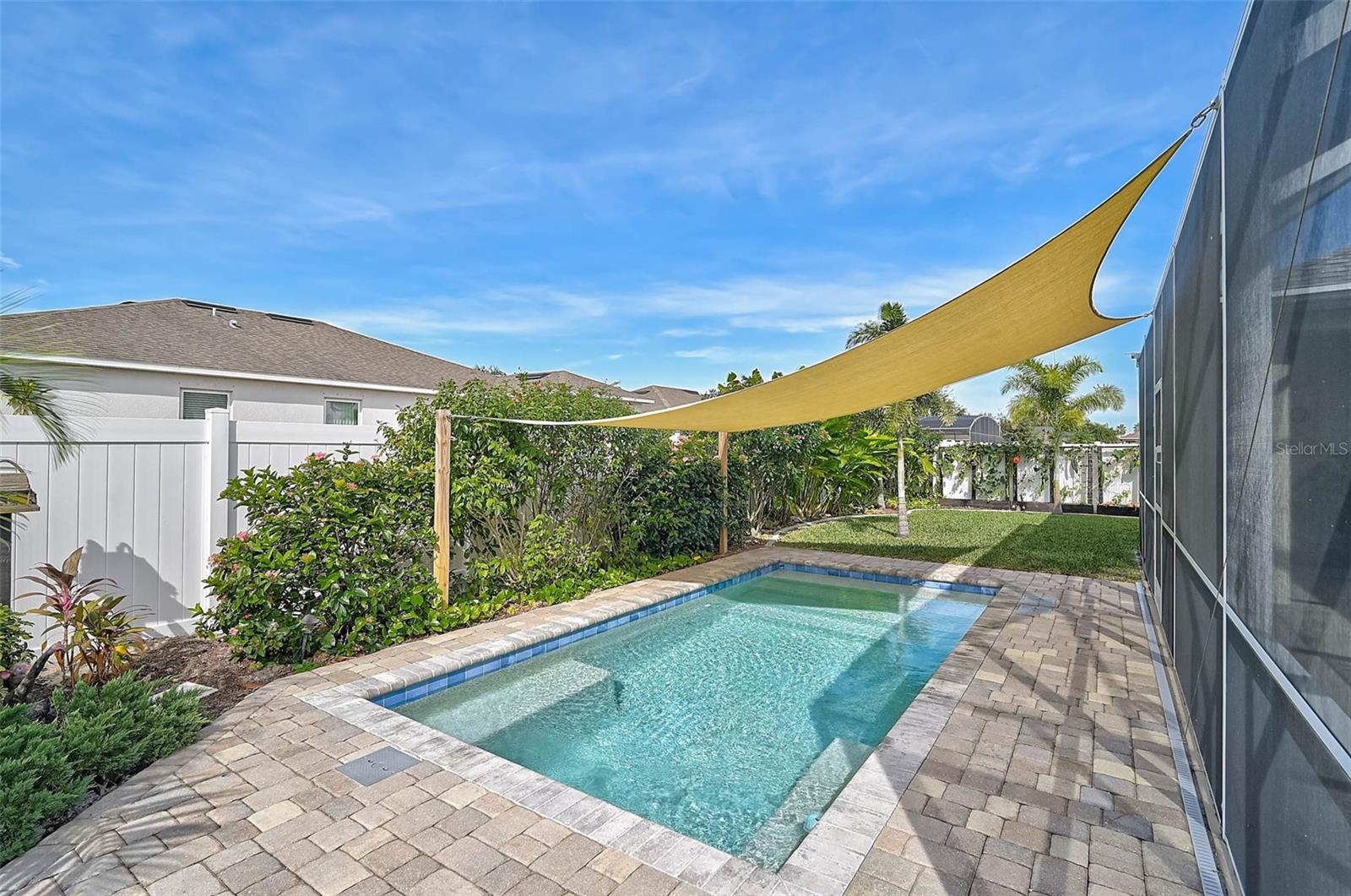 STERLING LAKE - Residential