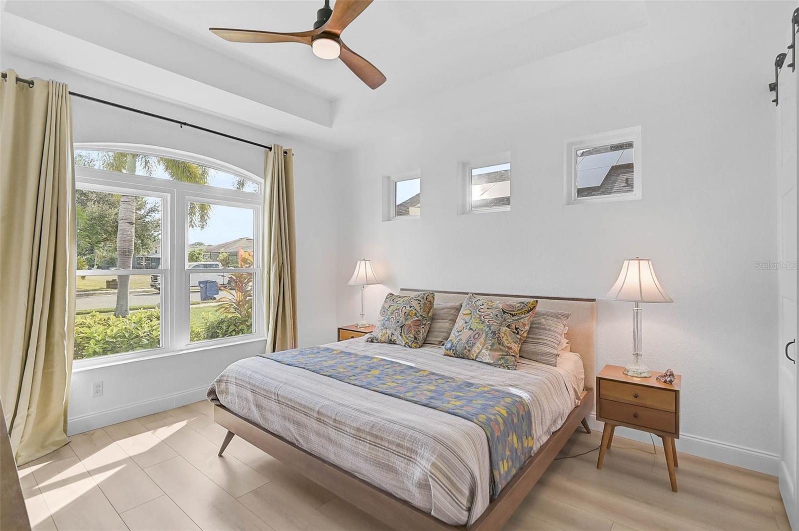 STERLING LAKE - Residential