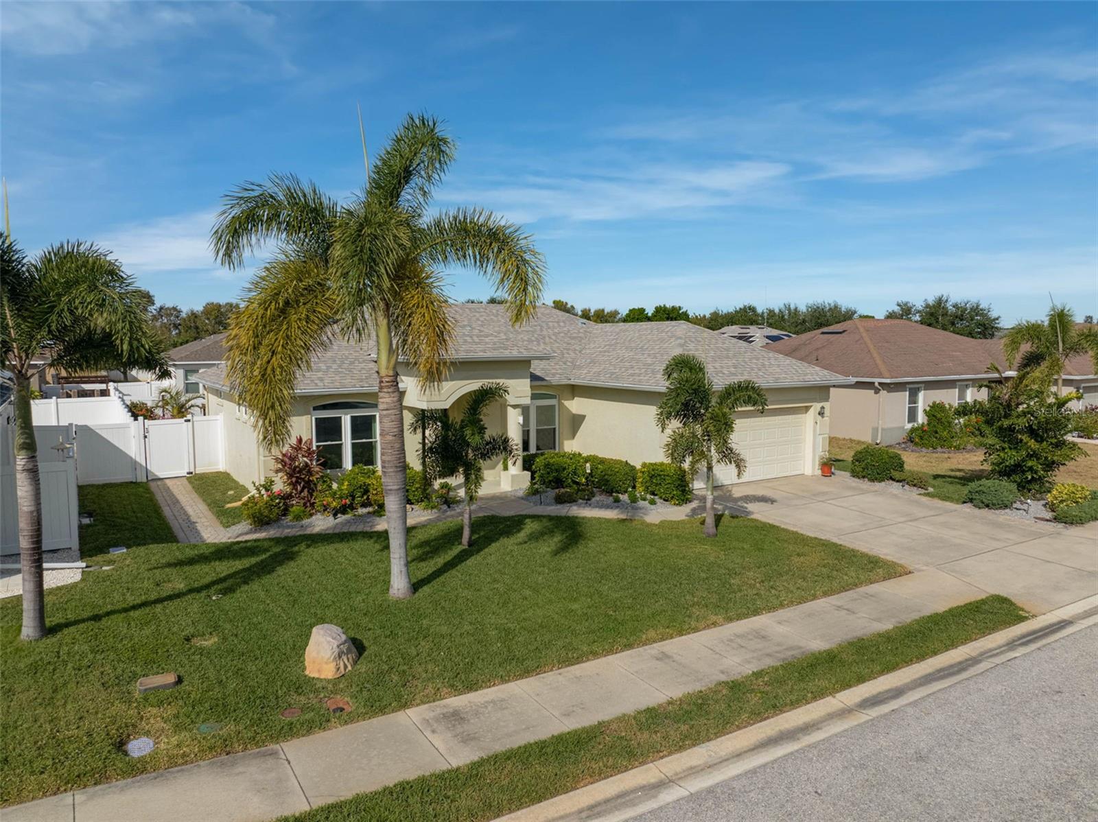 STERLING LAKE - Residential