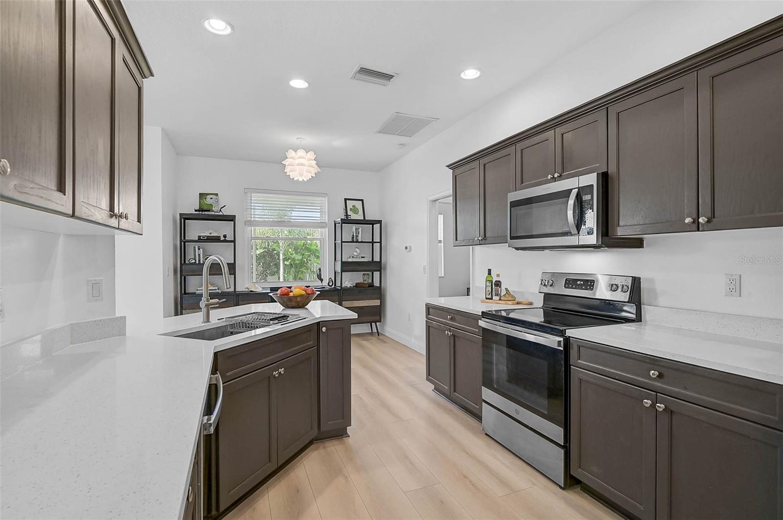 STERLING LAKE - Residential