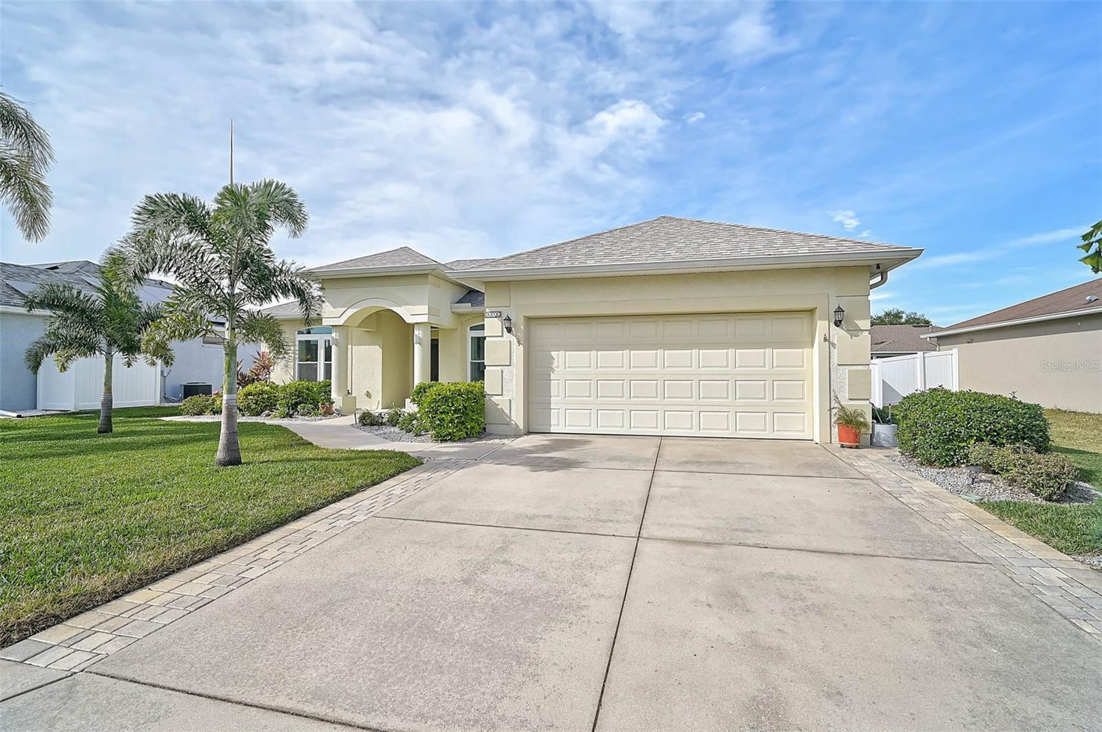 STERLING LAKE - Residential