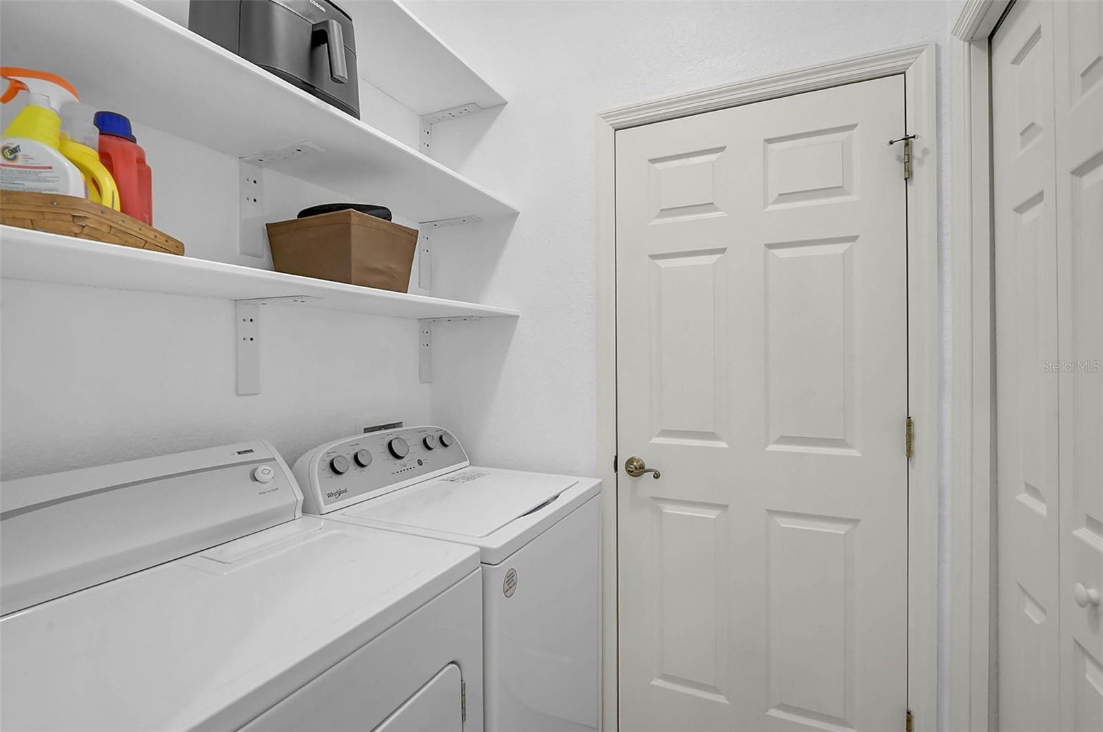 STERLING LAKE - Residential