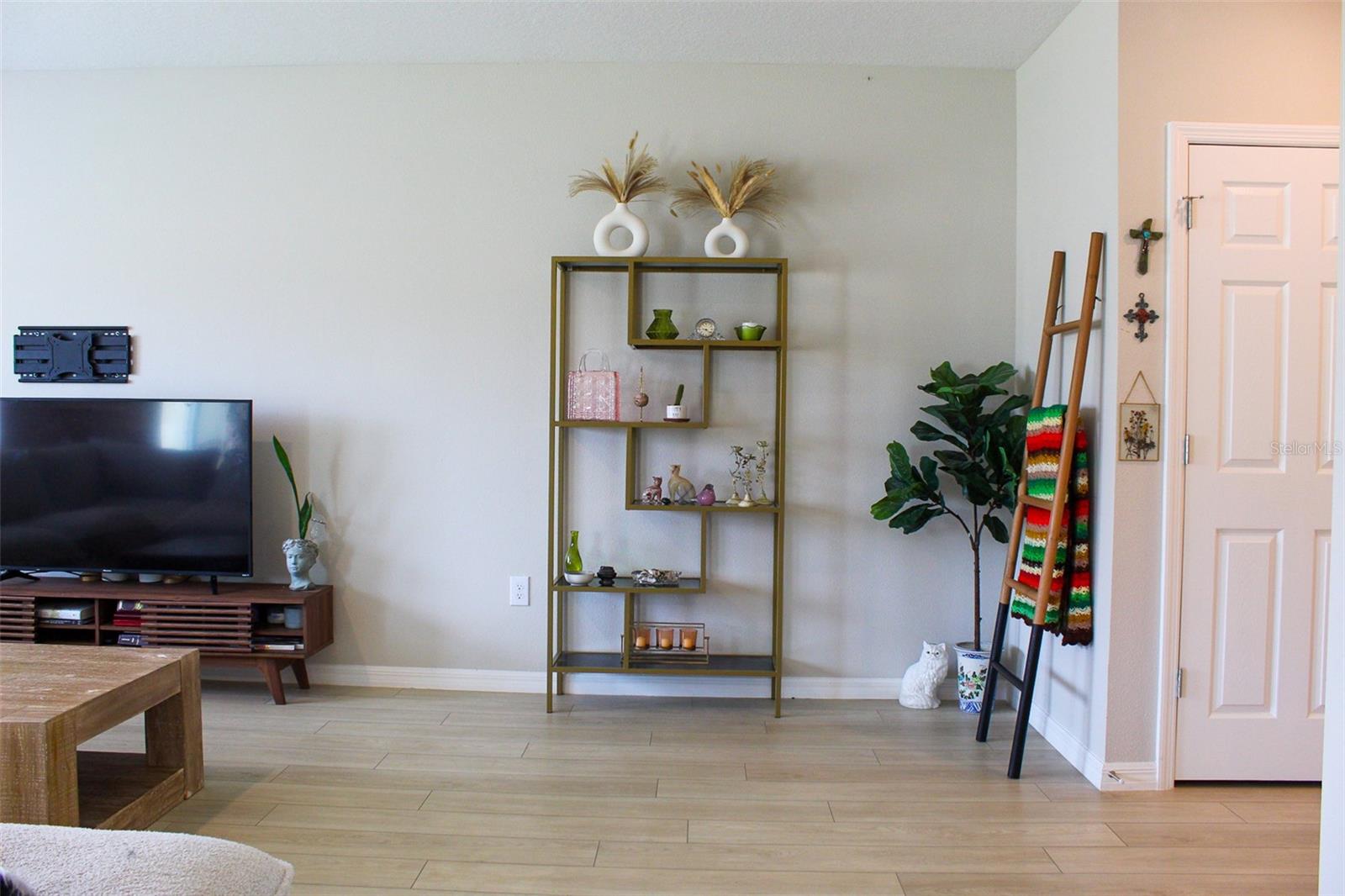 HAWKSTONE - Residential