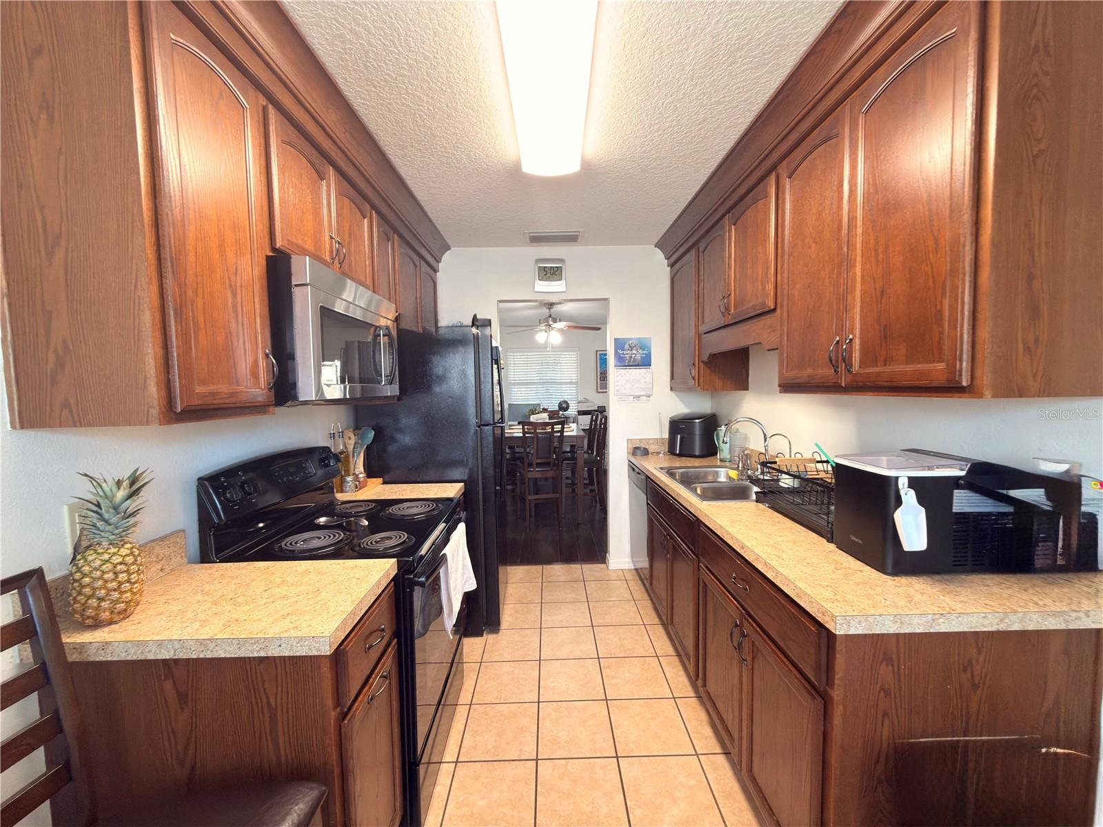 WHISPER LAKES - Residential