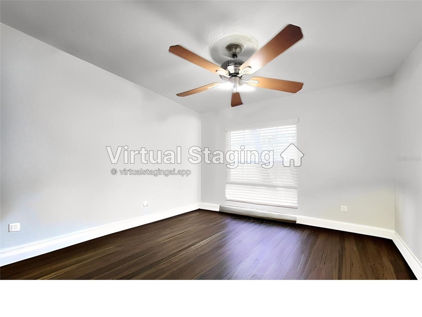 WHISPER LAKES - Residential