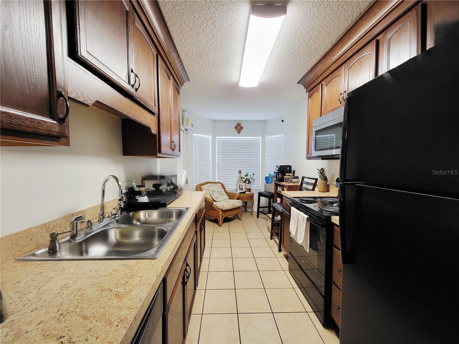 WHISPER LAKES - Residential