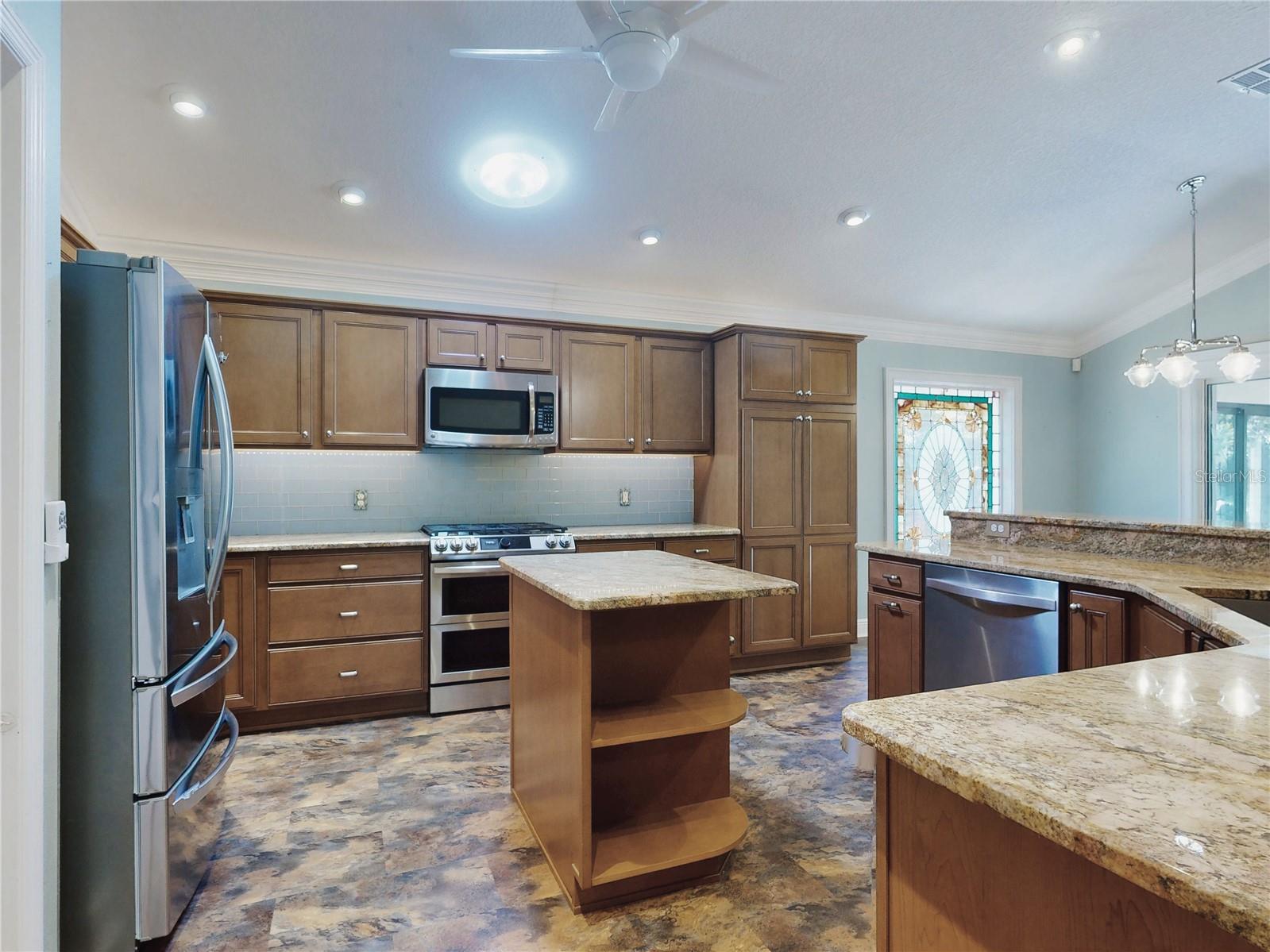 2450 CARRIAGE HILL WAY