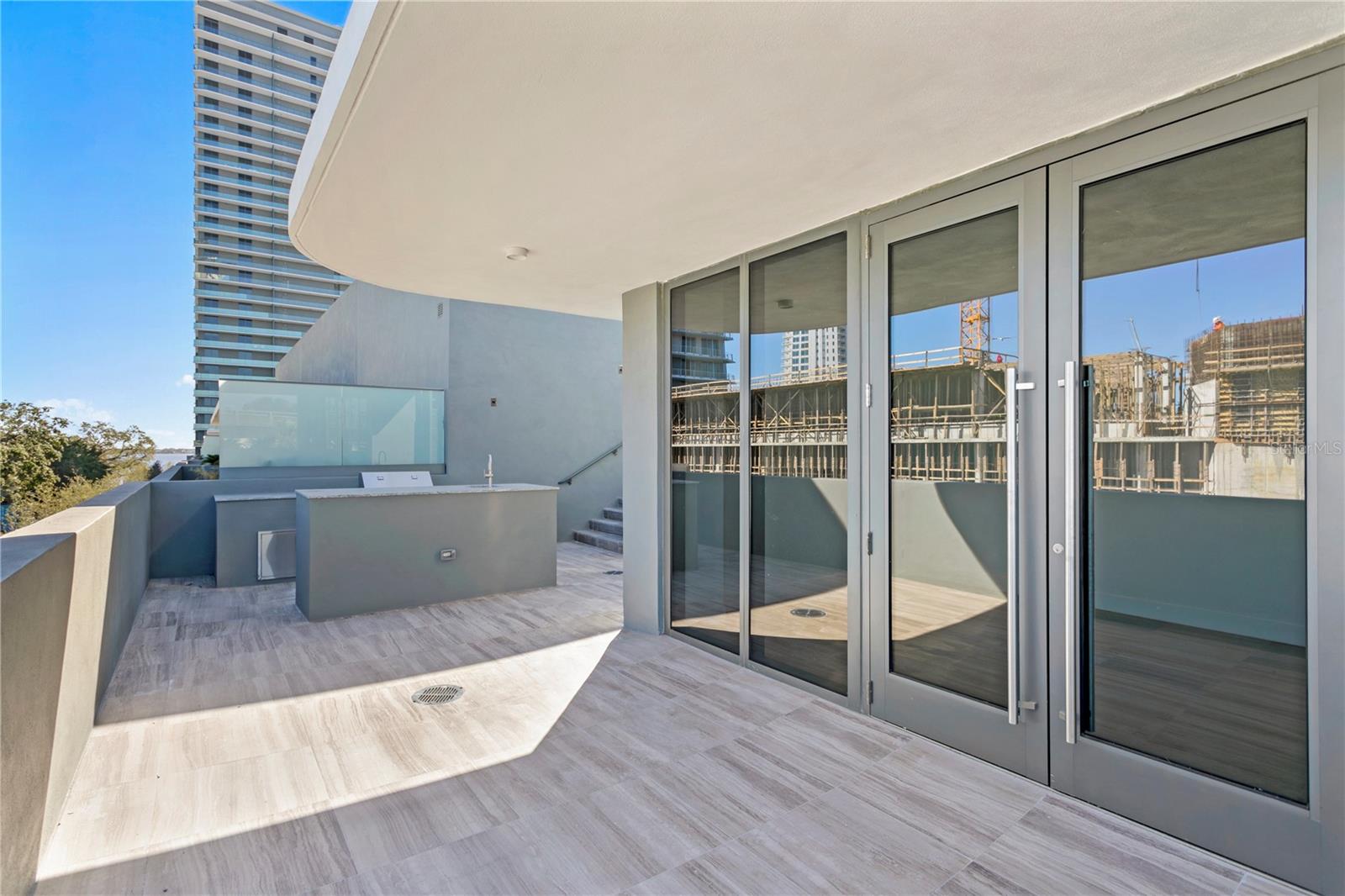 RITZ-CARLTON RESIDENCES - Residential