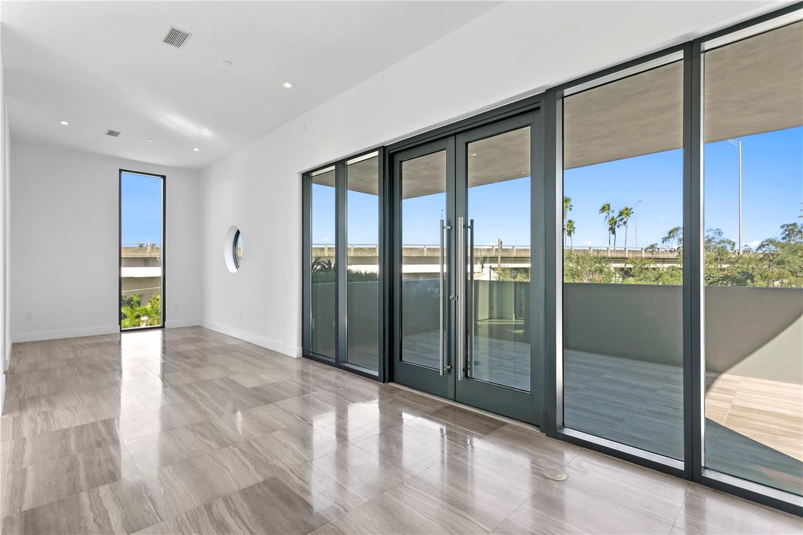 RITZ-CARLTON RESIDENCES - Residential