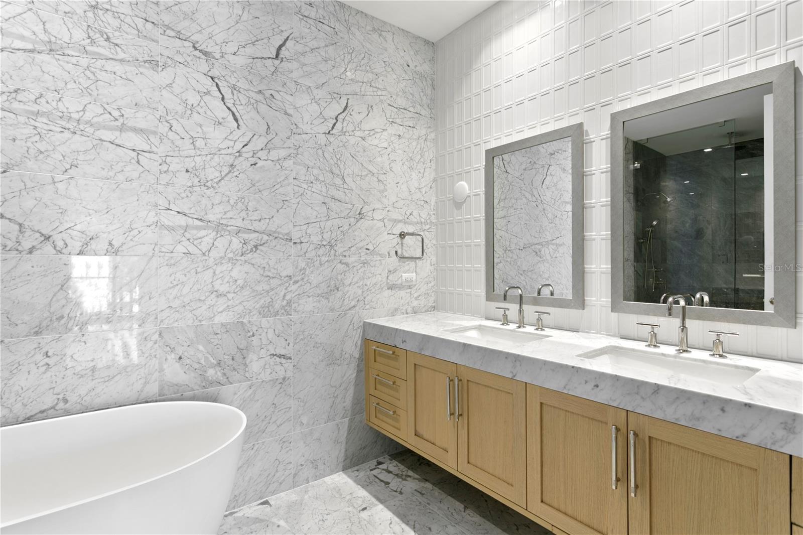 RITZ-CARLTON RESIDENCES - Residential