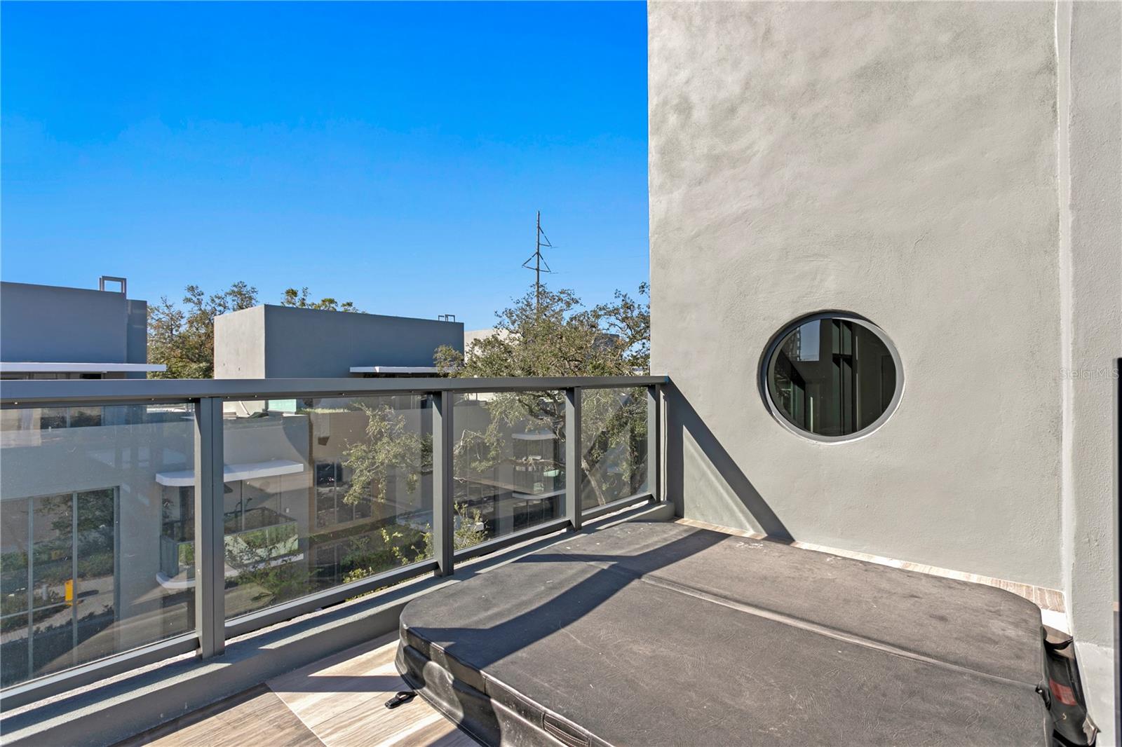 RITZ-CARLTON RESIDENCES - Residential