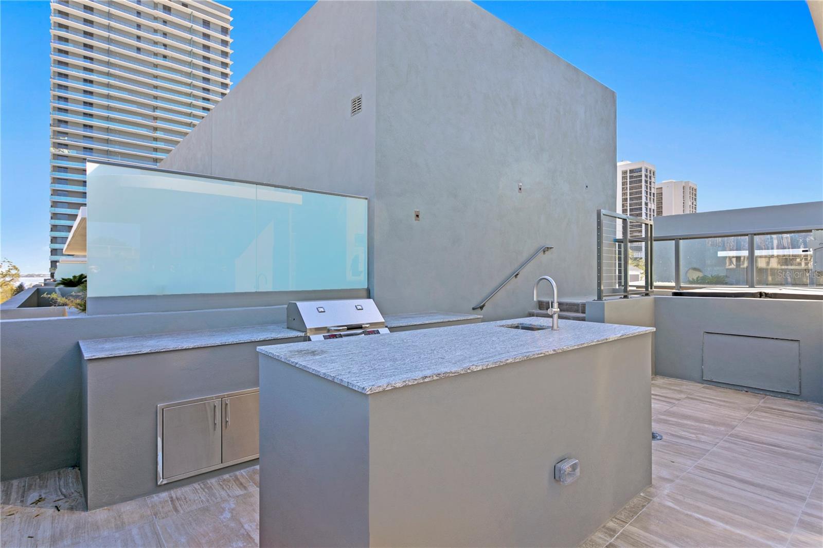 RITZ-CARLTON RESIDENCES - Residential