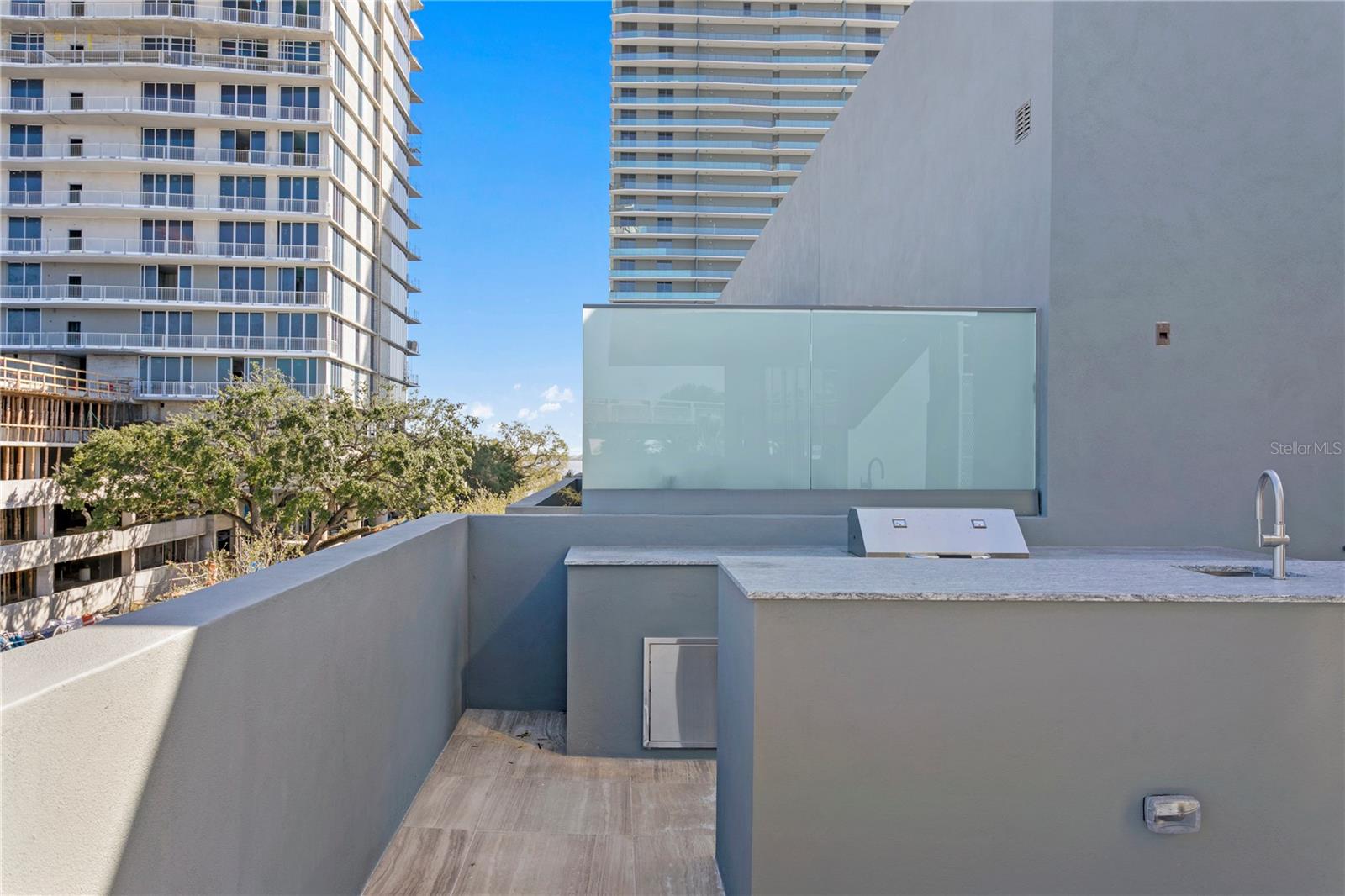 RITZ-CARLTON RESIDENCES - Residential