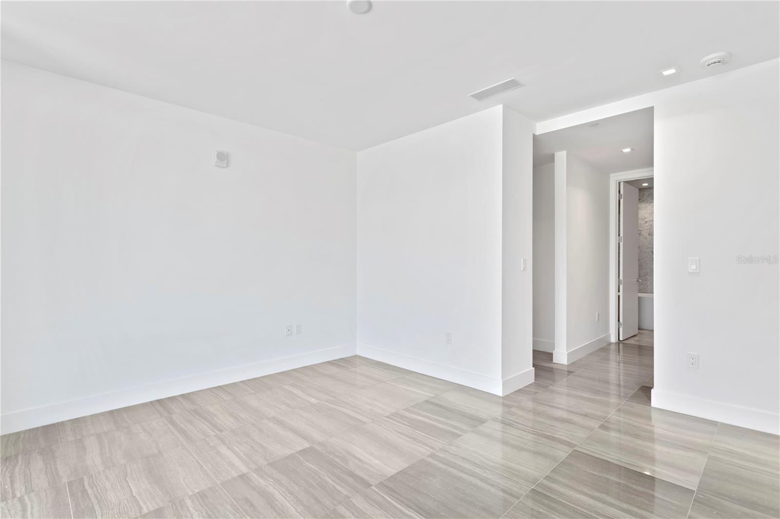 RITZ-CARLTON RESIDENCES - Residential