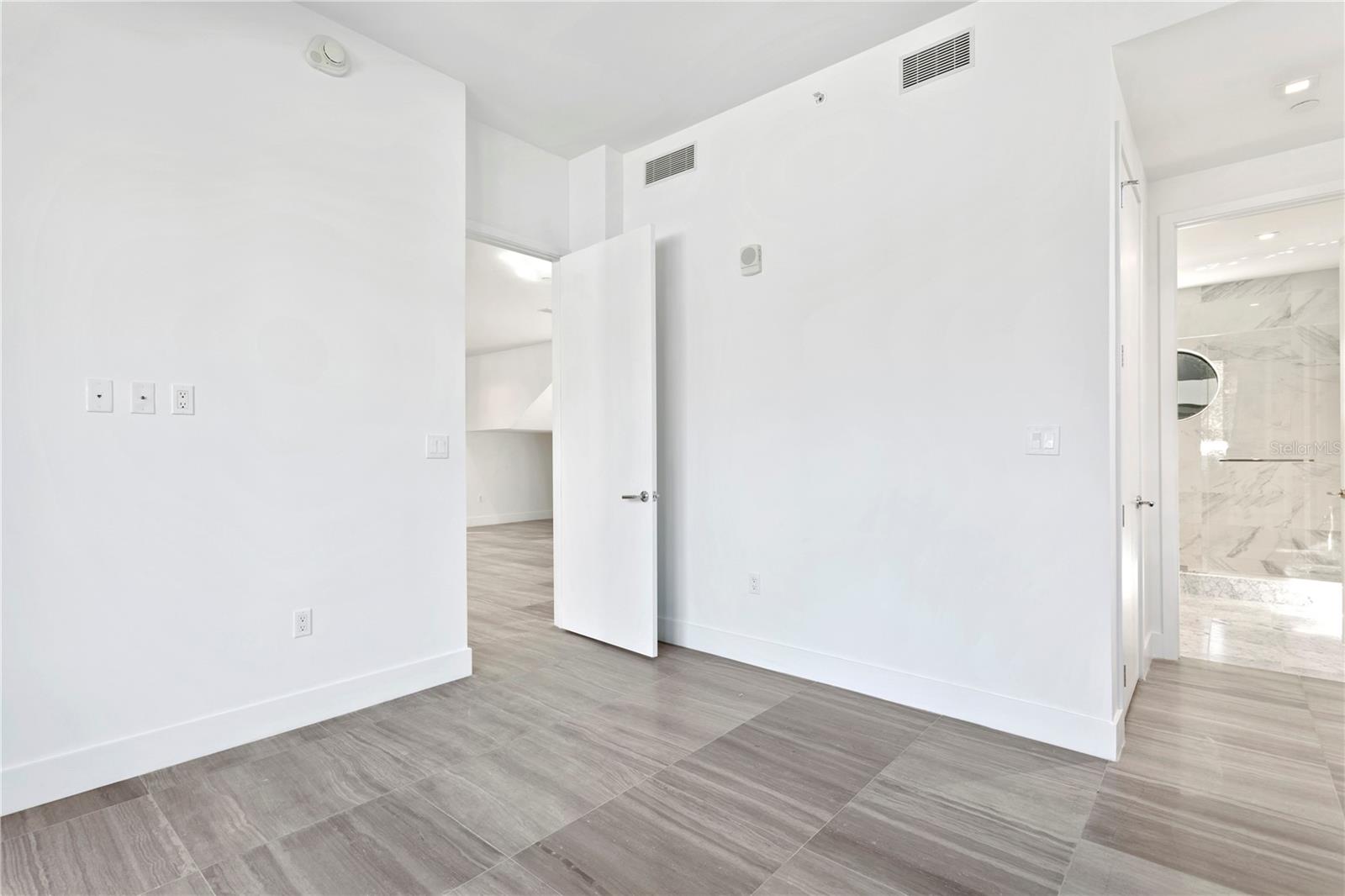 RITZ-CARLTON RESIDENCES - Residential