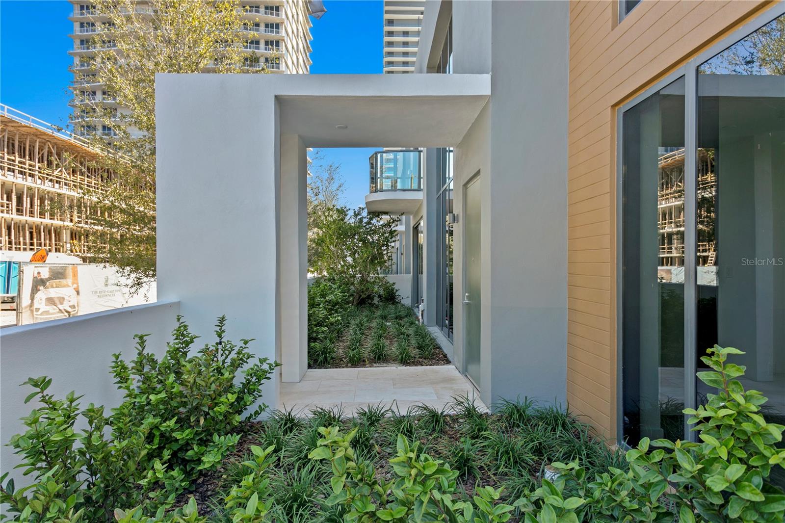 RITZ-CARLTON RESIDENCES - Residential