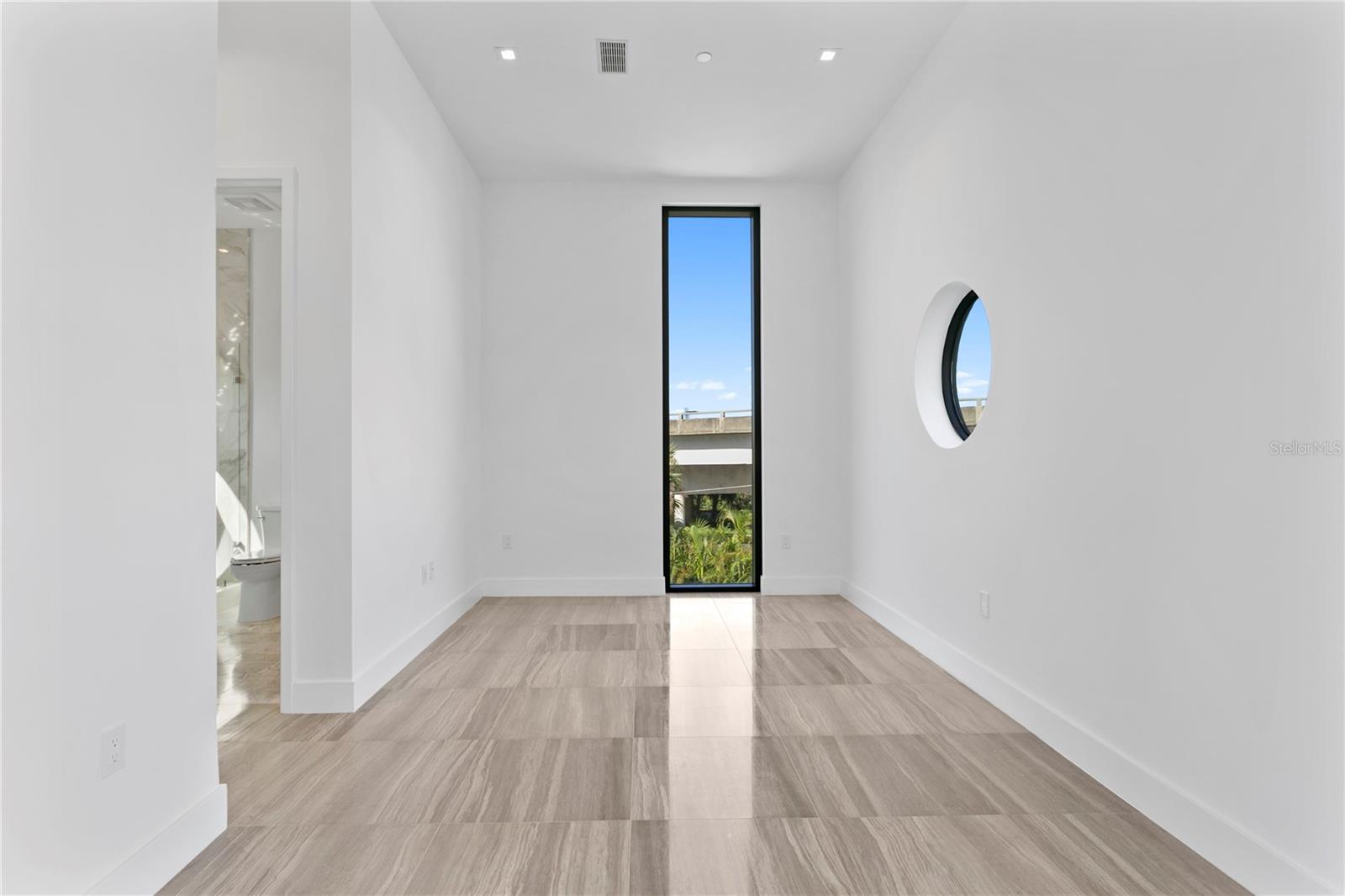 RITZ-CARLTON RESIDENCES - Residential