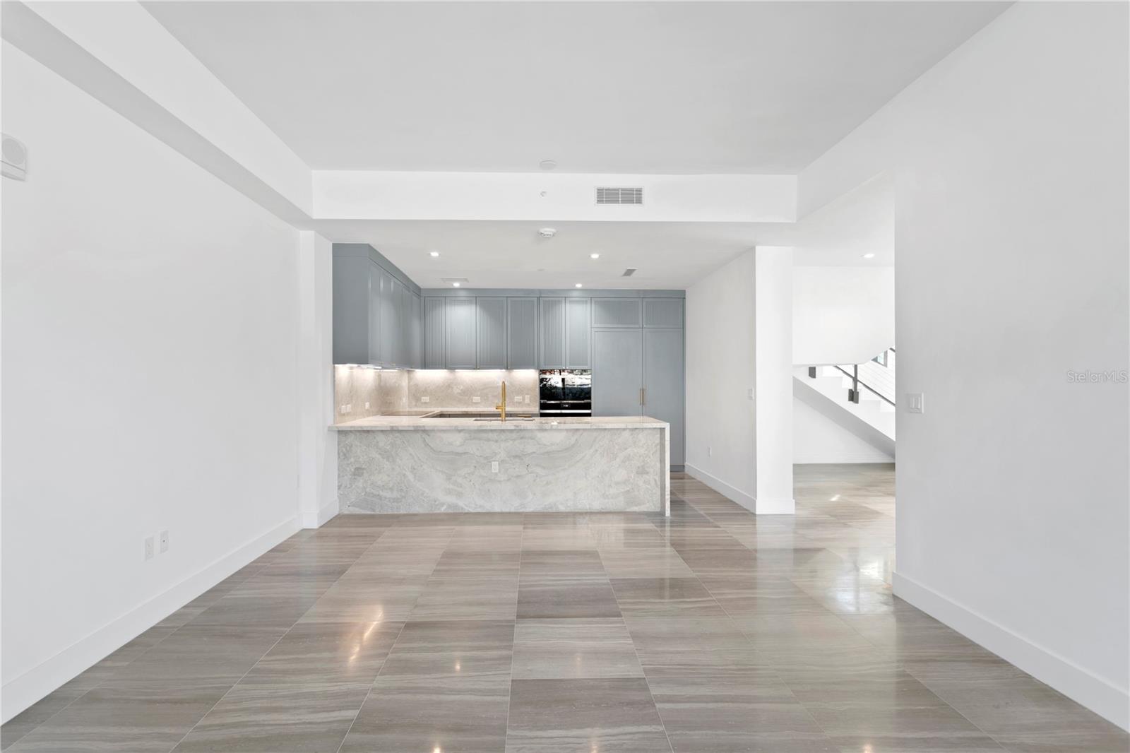 RITZ-CARLTON RESIDENCES - Residential