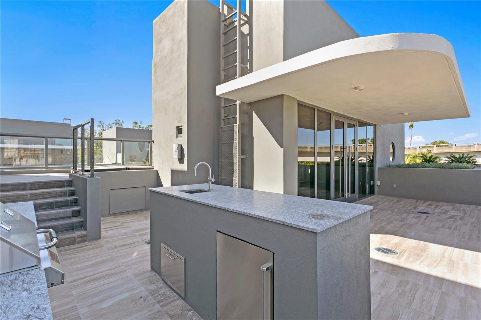 RITZ-CARLTON RESIDENCES - Residential