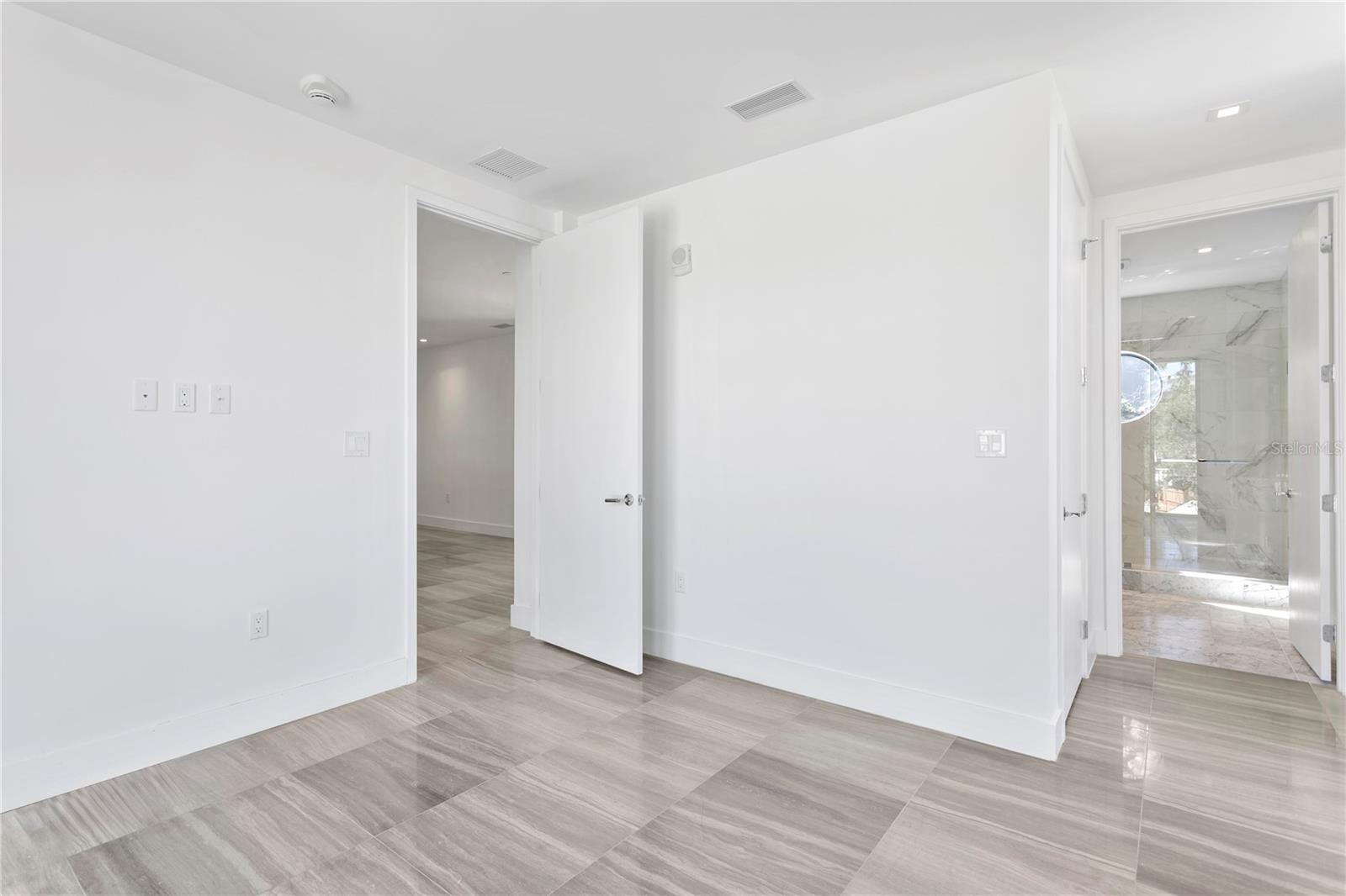 RITZ-CARLTON RESIDENCES - Residential