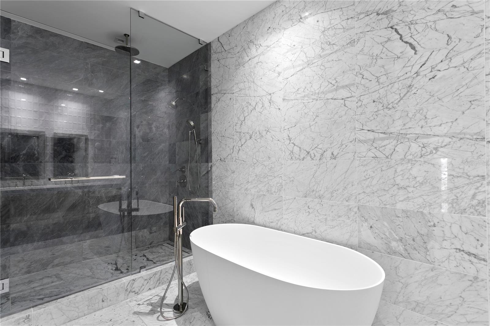 RITZ-CARLTON RESIDENCES - Residential