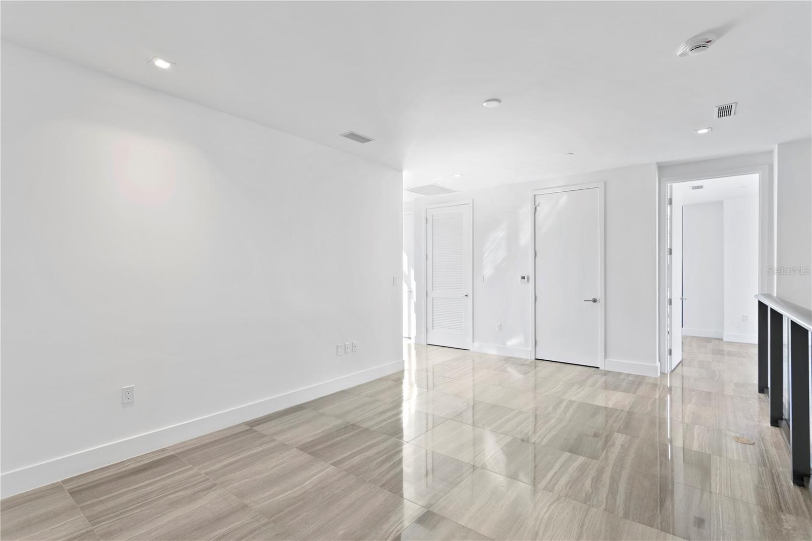 RITZ-CARLTON RESIDENCES - Residential