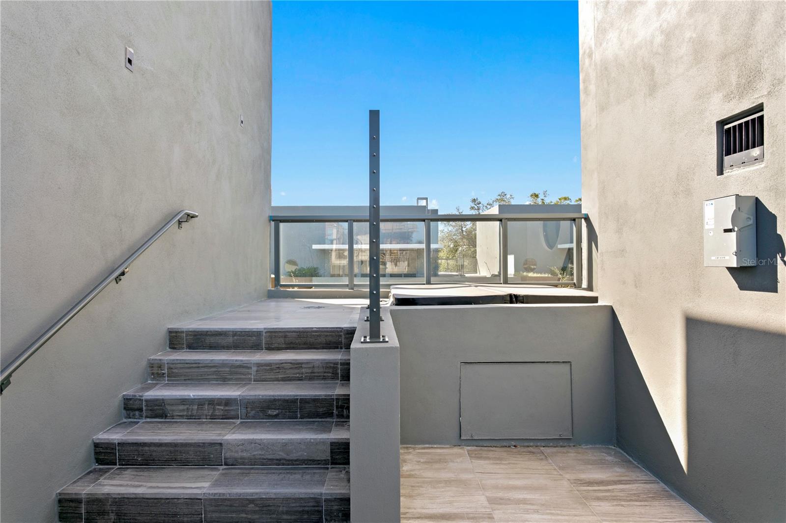 RITZ-CARLTON RESIDENCES - Residential