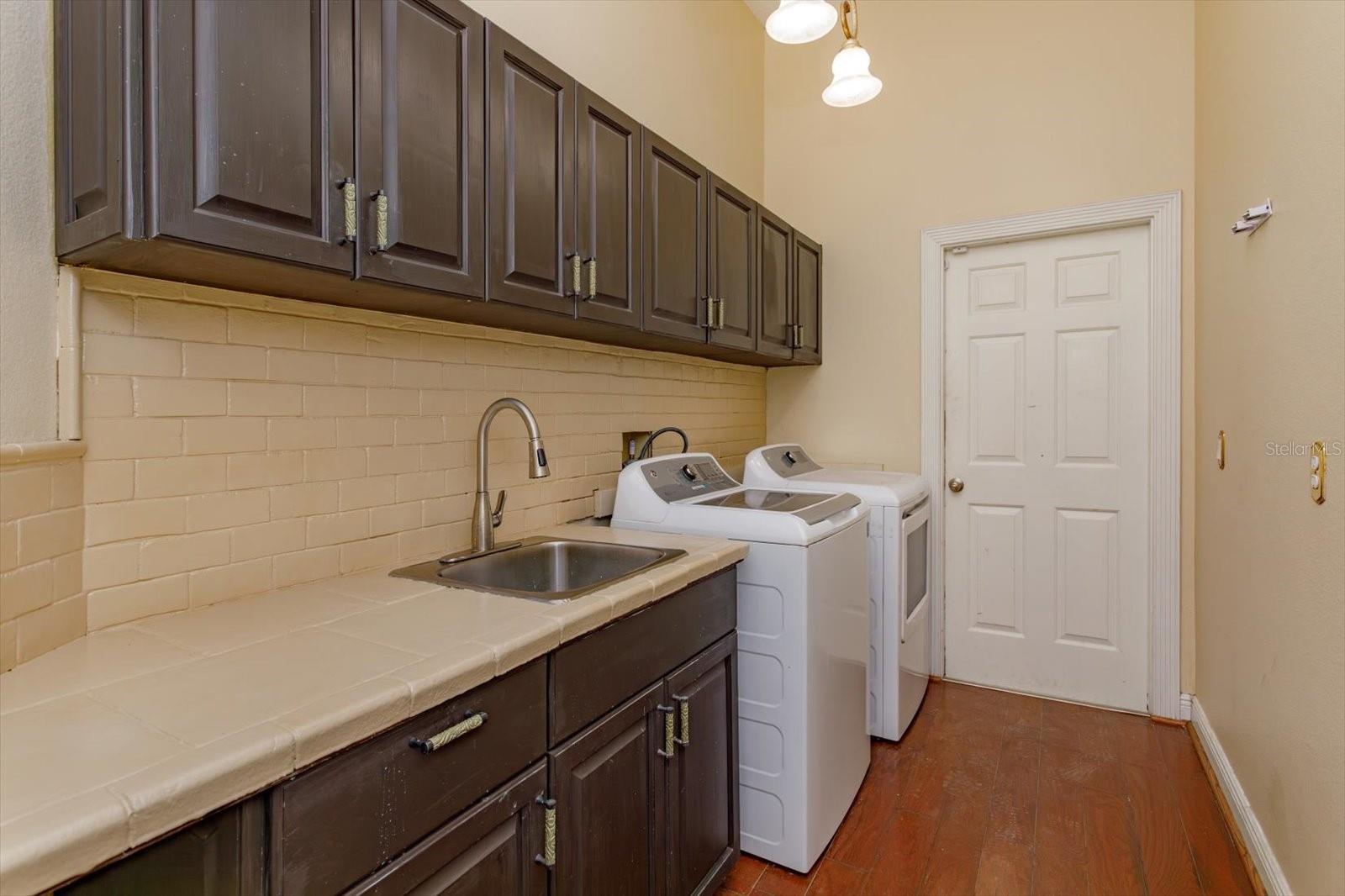 LAKE FOREST SEC 1 - Residential Lease