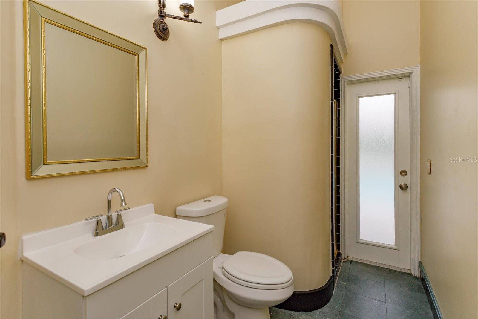 LAKE FOREST SEC 1 - Residential Lease