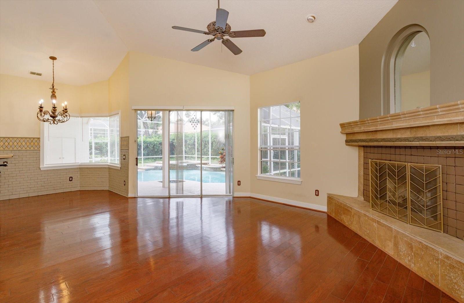 LAKE FOREST SEC 1 - Residential Lease