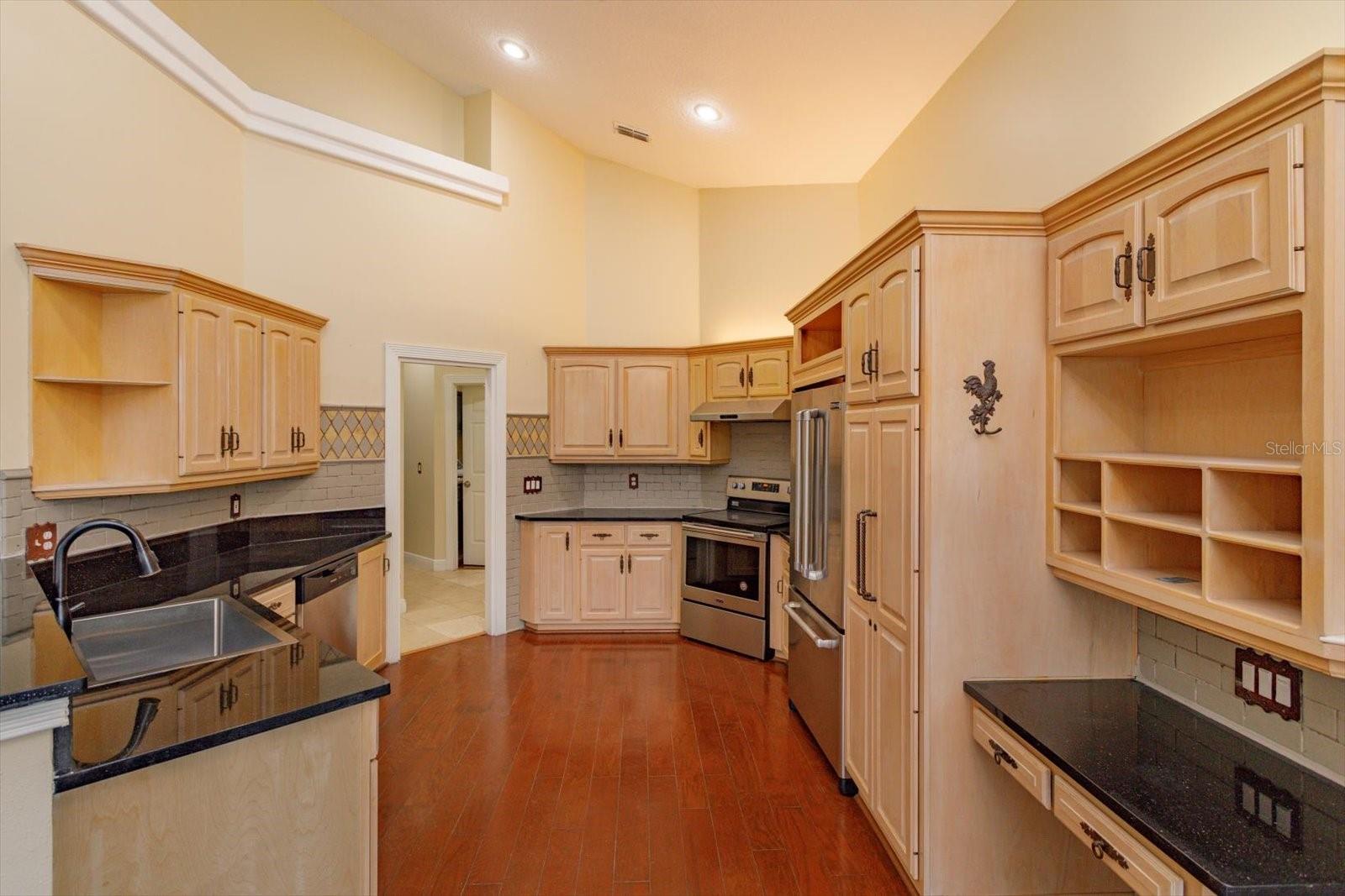 LAKE FOREST SEC 1 - Residential Lease