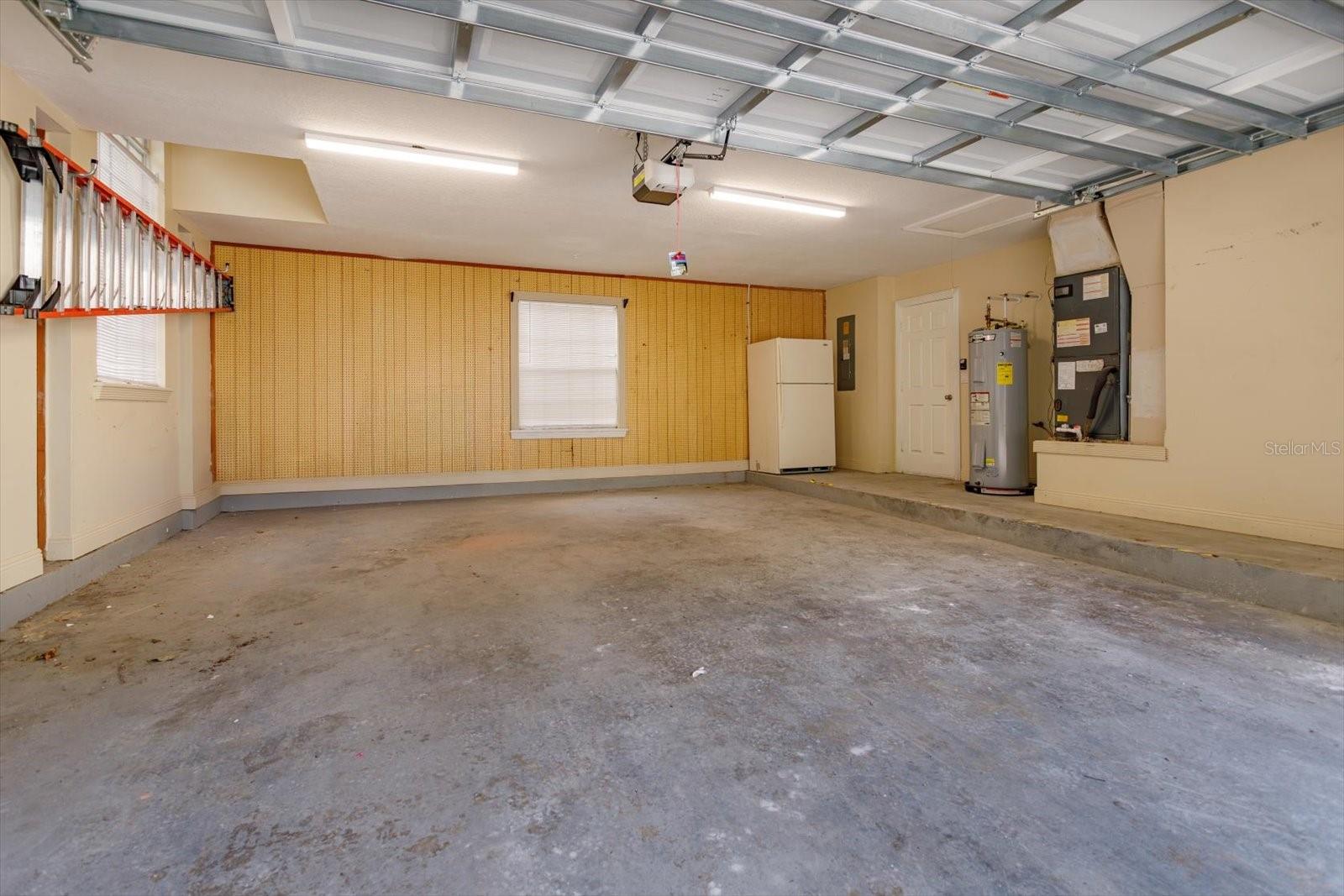 LAKE FOREST SEC 1 - Residential Lease