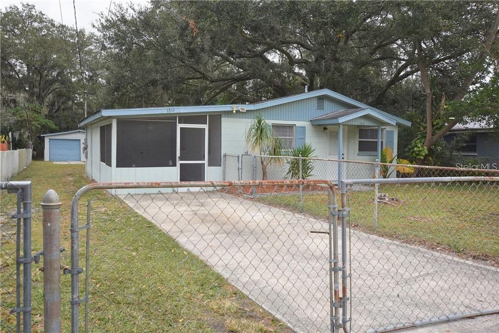 Photo of 1311 Standish Drive, Lakeland, FL 33810 (MLS # L4961515)