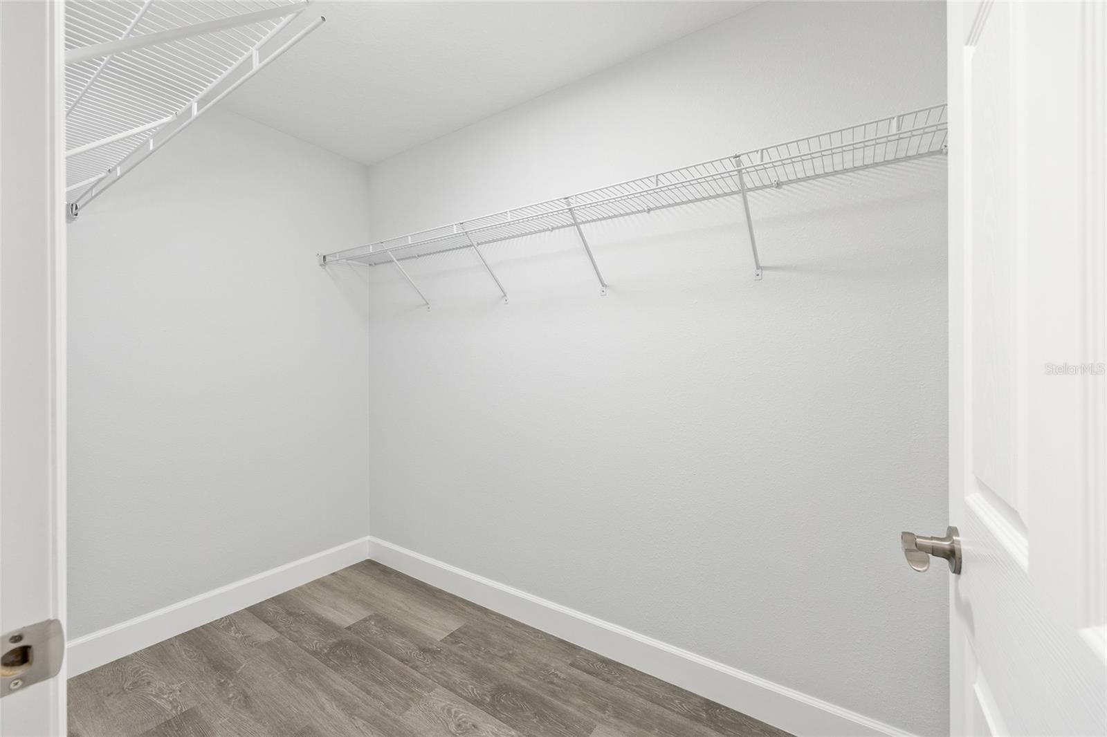 RAINBOW LAKES ESTATE - Residential