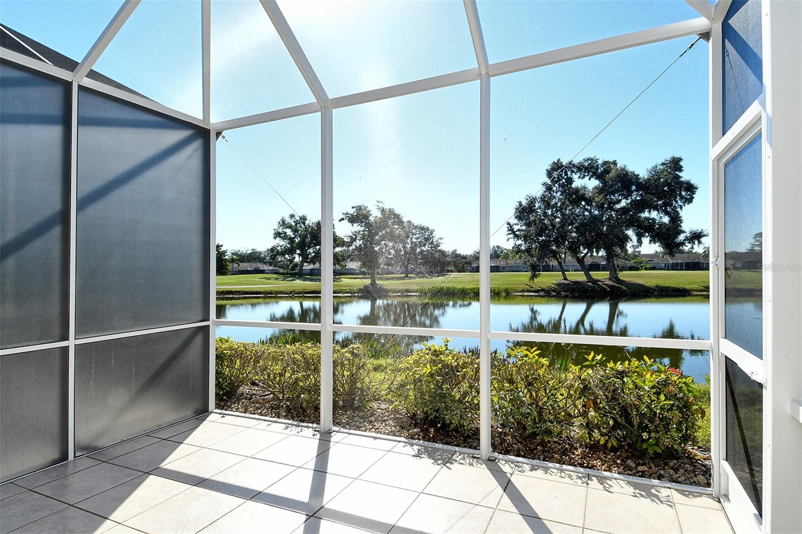 HERITAGE OAKS GOLF & COUNTRY CLUB - Residential