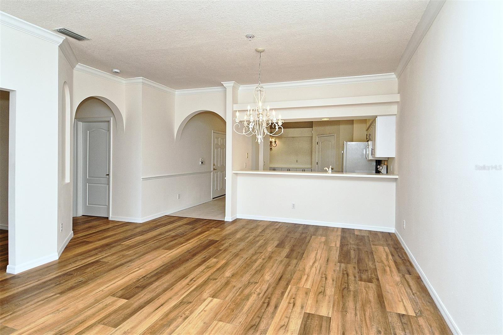 HERITAGE OAKS GOLF & COUNTRY CLUB - Residential