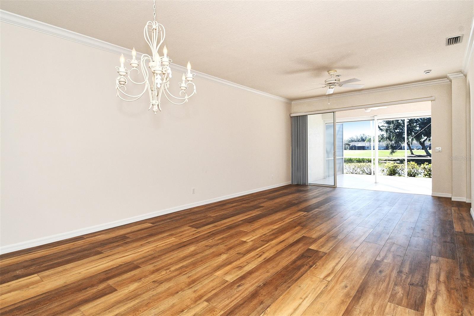 HERITAGE OAKS GOLF & COUNTRY CLUB - Residential