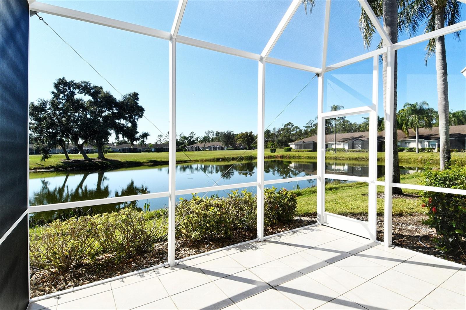 HERITAGE OAKS GOLF & COUNTRY CLUB - Residential