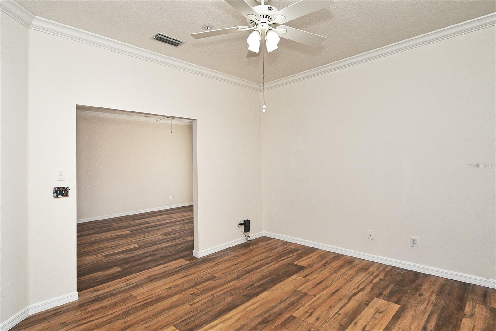 HERITAGE OAKS GOLF & COUNTRY CLUB - Residential