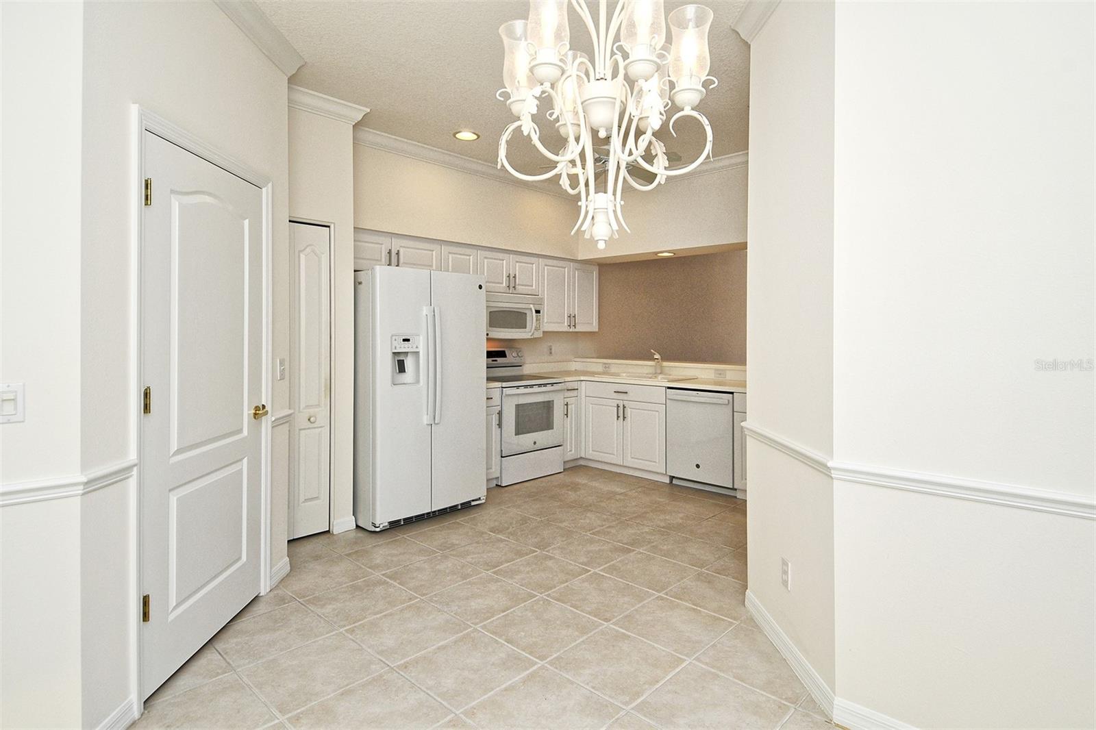 HERITAGE OAKS GOLF & COUNTRY CLUB - Residential