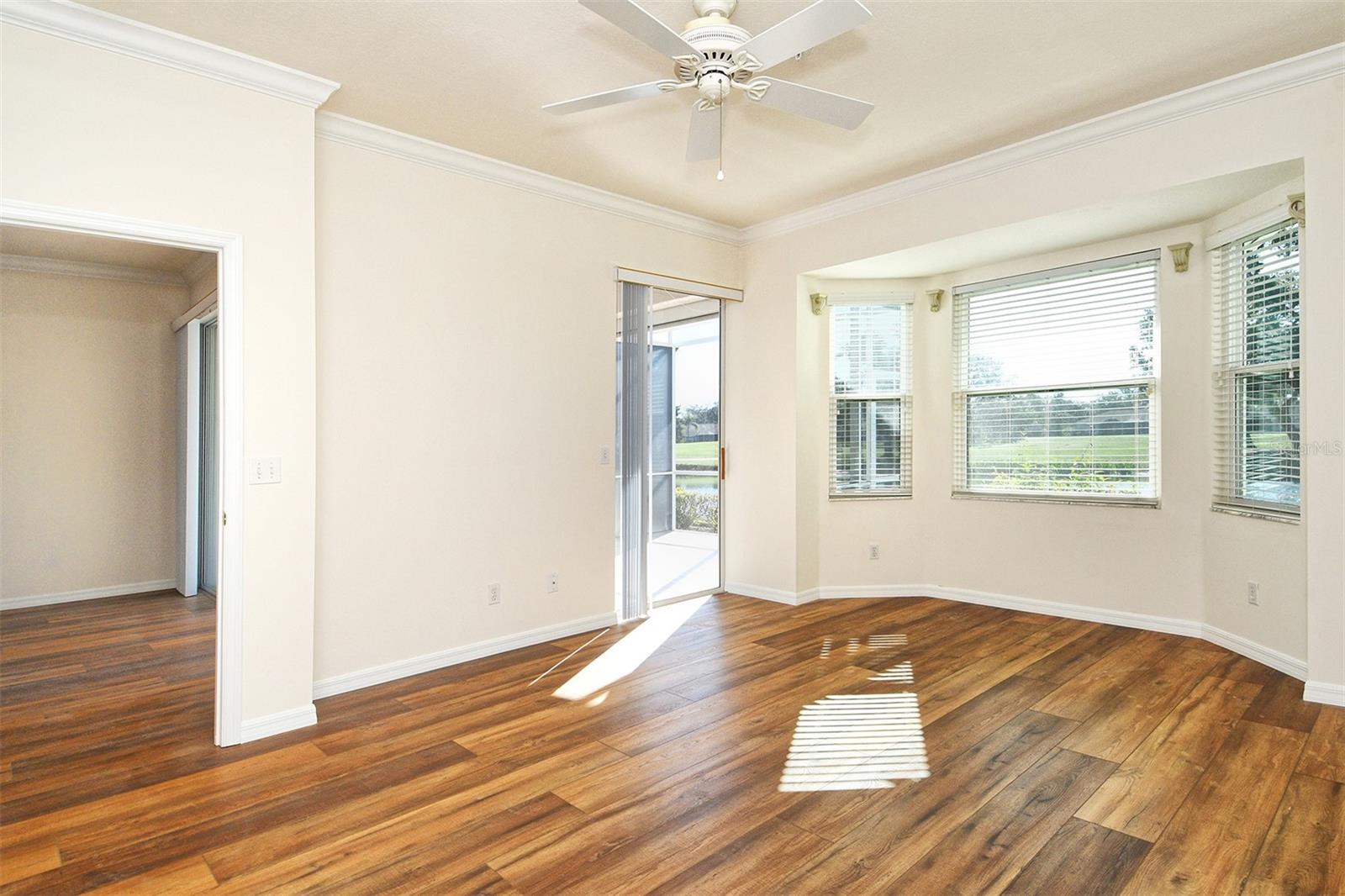 HERITAGE OAKS GOLF & COUNTRY CLUB - Residential