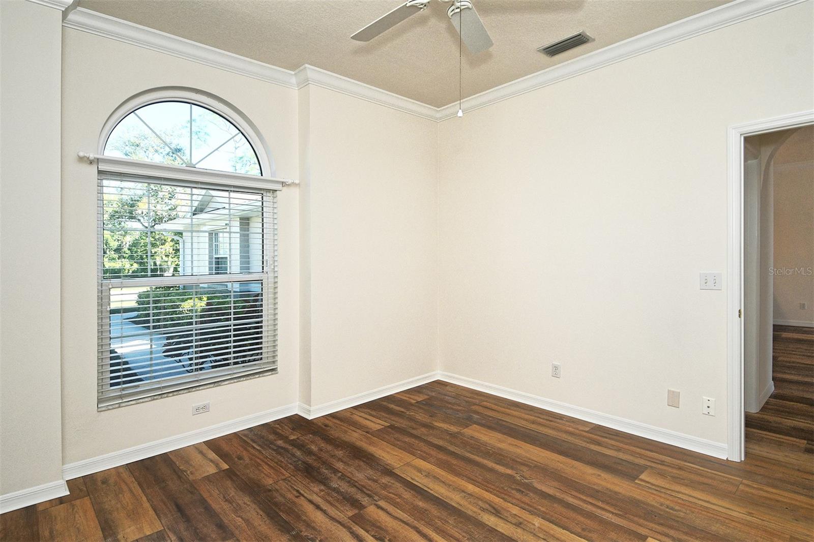 HERITAGE OAKS GOLF & COUNTRY CLUB - Residential