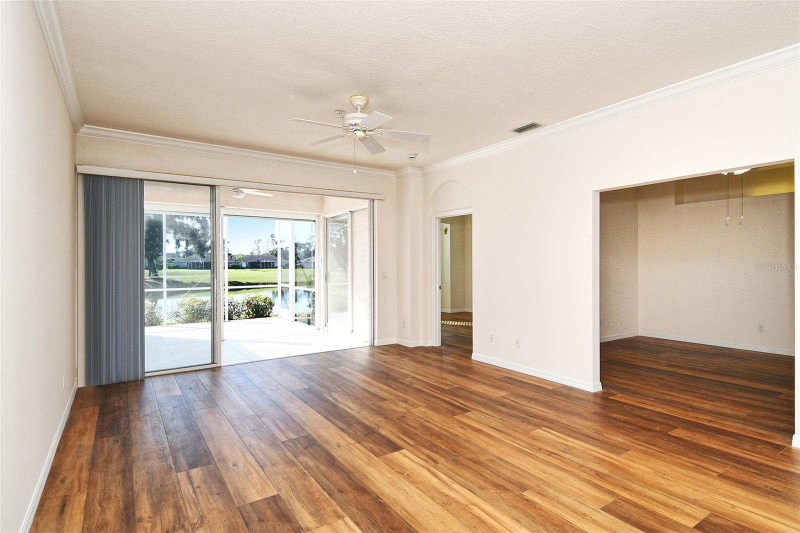 HERITAGE OAKS GOLF & COUNTRY CLUB - Residential