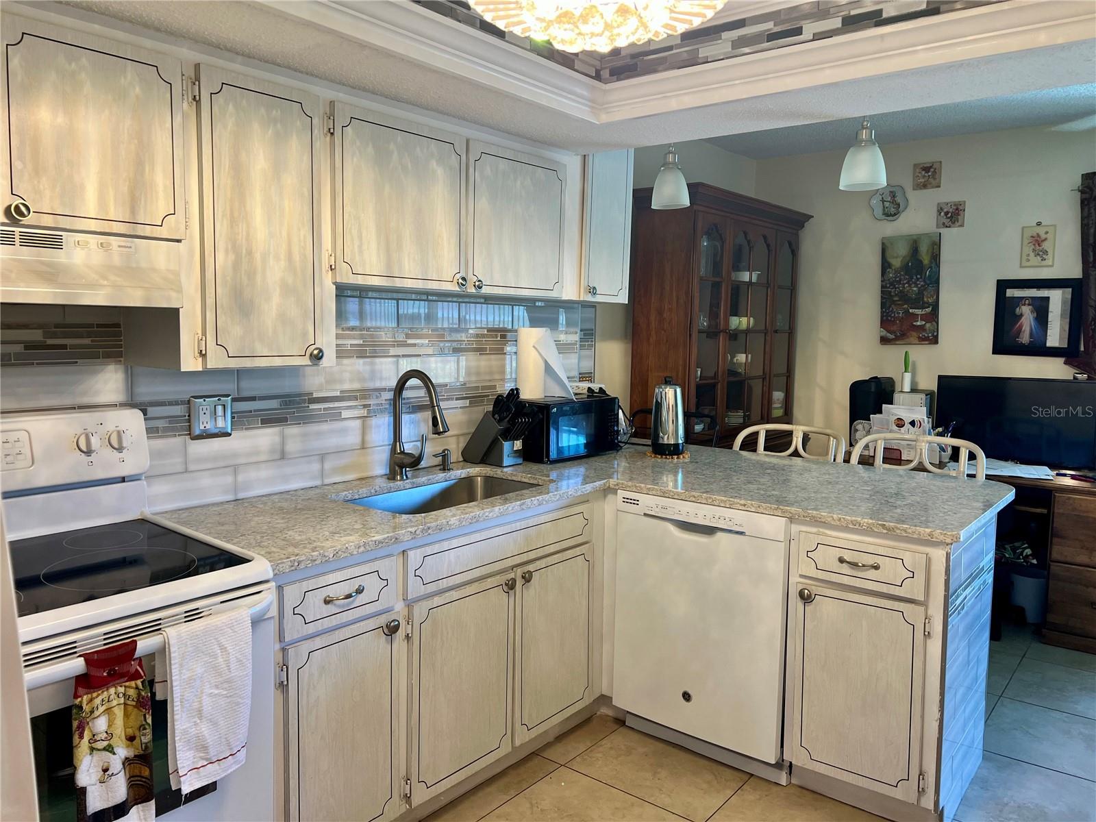 IMPERIAL EMBASSY CONDO - Residential