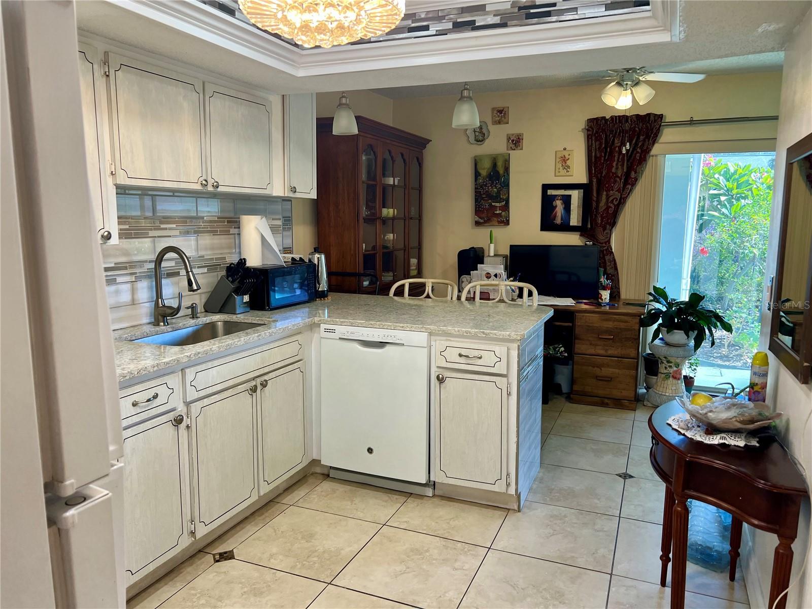 IMPERIAL EMBASSY CONDO - Residential