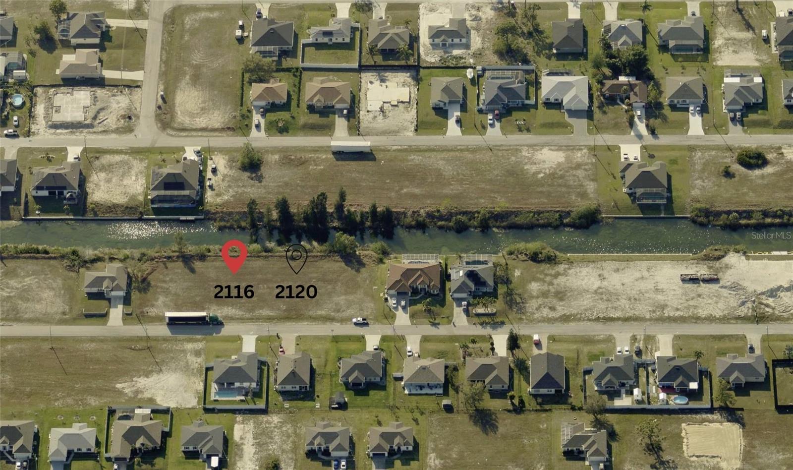 CAPE CORAL - Land