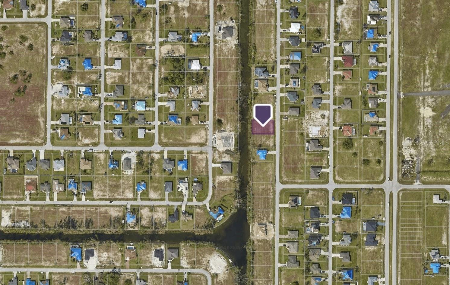 CAPE CORAL - Land