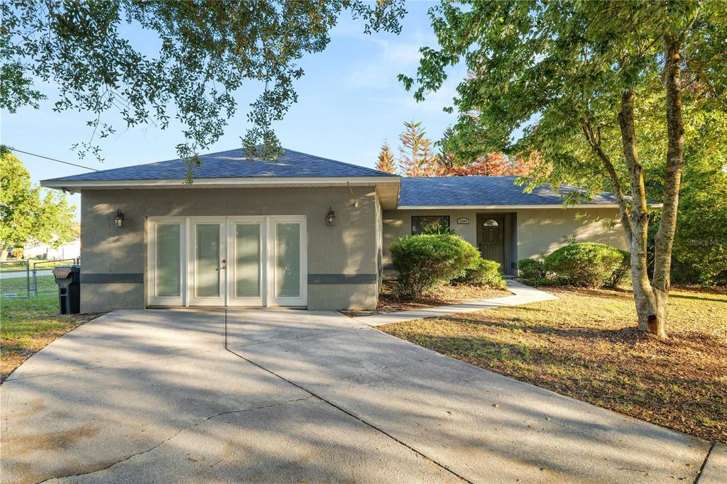 Photo of 2304 Cheshire Place, Lakeland, FL 33810 (MLS # L4962005)